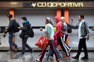 Unos 5,000 centroamericanos dejan capital mexicana y caminan hacia EE.UU.
