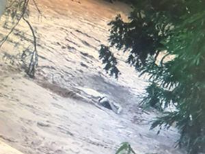 Continúa búsqueda de mujer arrastrada por golpe de agua en Rincón