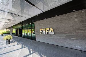 FIFA podría dejar a Chile fuera del Mundial y los torneos internacionales por el caso Barnechea