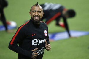 Vidal y Medel felices de volver a la Roja: "Lo más hermoso del fútbol es vestir la camiseta de mi país"
