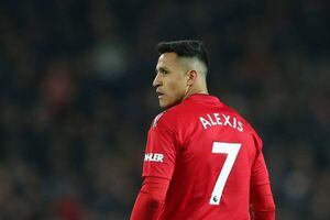 Alexis Sánchez sufrió una lesión muscular y sigue sumando noticias malas en Manchester United