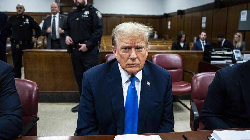 ¿Por qué cambiaron a los jueces del juicio contra Donald Trump?