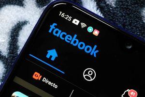 Facebook para iOS comienza a liberar su modo oscuro
