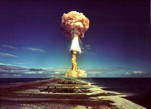 Expresidente de España compara la inteligencia artificial con las armas nucleares