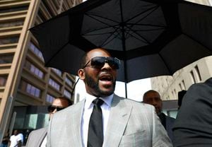 Fue detenido en Chicago: arrestan a cantante R. Kelly por acusaciones de delitos sexuales