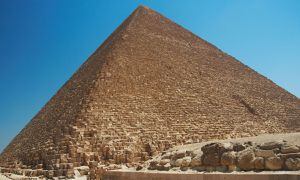 Arqueólogos en Egipto encontraron una cámara secreta cerca de la entrada de la Gran Pirámide de Giza
