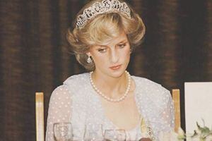 La cruel tortura y humillación a la que fue sometida la princesa Diana por Camilla Parker el día de su boda
