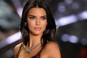 Kendall Jenner tiene el traje de baño ideal para las chicas de poco busto