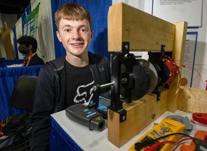 Robert Sansone, el ingeniero de 17 años que creó un motor eléctrico que puede ser mejor que los de cualquier Tesla