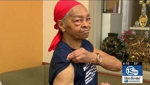 Abuela de 82 años da tremenda paliza a presunto ladrón