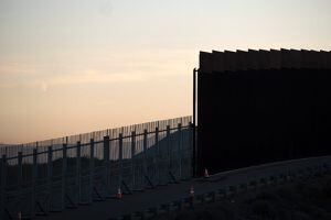 Dos niñas ecuatorianas fueron lanzadas sobre muro en frontera entre Estados Unidos y México