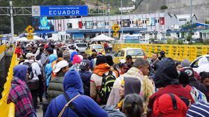 A última hora, venezolanos cruzarán Rumichaca antes de la entrada en vigencia de una visa