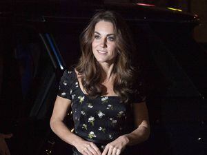 FOTOS: No importa si lo repite, Kate Middleton luce espectacular con este vestido