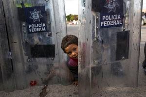 Alcalde de Tijuana declara crisis humanitaria por migrantes centroamericanos