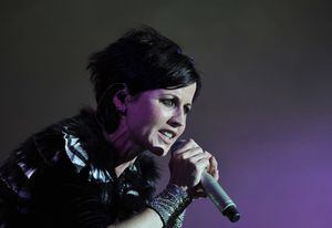 "Ya es zombi": El repudiado titular de diario mexicano tras la muerte de Dolores O'Riordan