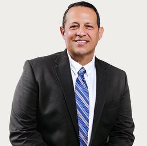 Populares celebran victoria de su candidato en Aguadilla