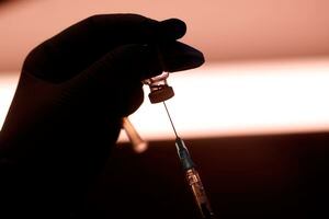 Ministro de Salud: "Los precios de las vacunas los va a pagar enteramente el Gobierno"