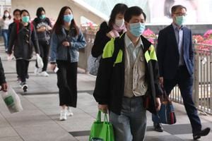 Número de muertos en China por coronavirus supera los 1,110
