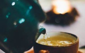 Cómo el té de jengibre y el vinagre de manzana con manzanilla pueden acelerar la pérdida de grasa