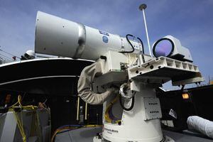 El nuevo juguete del Ejército de EEUU: Un cañón láser que dispara hasta 10 proyectiles por minuto