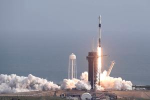 Despega el Crew Dragon de SpaceX hacia el espacio