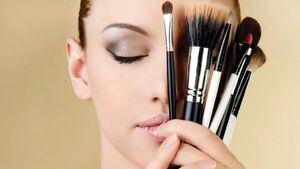 7 cosméticos básicos que no pueden faltar en tu neceser de maquillaje