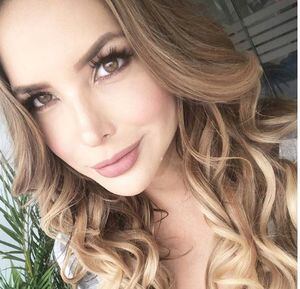 Erika Vélez publica fotos de su infancia en su cuenta de Instagram