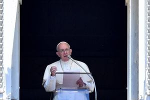 El papa Francisco pide perdón a fieles chilenos golpeados por escándalo sexual