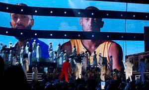 La tristeza embargó la noche más importante de la música: así fue el homenaje a Kobe Bryant en los Premios Grammy