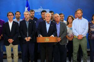 Piñera anuncia nuevas medidas por coronavirus y suspende las clases por dos semanas
