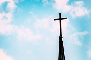Feligreses se enfrenan a ladrón en iglesia de Aguada