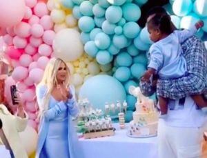 VIDEO Cómo Khloé Kardashian despreció a Tristan Thompson en el cumpleaños de True