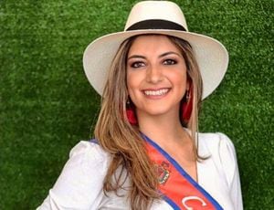 Reina San Francisco de Quito: Dayana Quevedo, una futbolista, con visión solidaria