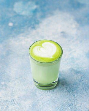 Jugo de apio y perejil para un abdomen plano