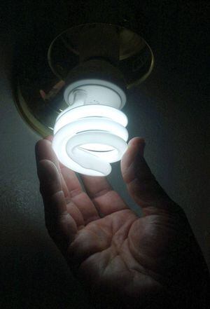 No se angustie por la factura: sepa cómo ahorrar luz en casa durante la cuarentena
