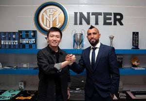 Arturo Vidal fue presentado oficialmente como nuevo refuerzo del Inter de Milán