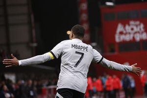 Que sí, que no, nunca te decides Mbappé...ahora se iría al Real Madrid