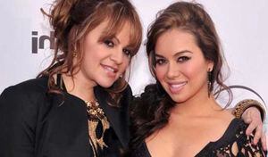 Chiquis Rivera lloró al escuchar de nuevo la voz de su fallecida madre Jenni Rivera