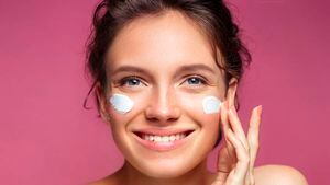 Mascarilla de yogurt y jitomate para rejuvenecer rápidamente el rostro