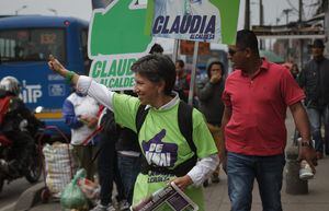 Un torbellino en las calles: de campaña con Claudia López