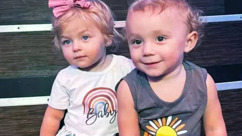 Gemelos de 18 meses se ahogan en la piscina de su casa en Oklahoma mientras su madre daba clases a un hermano mayor