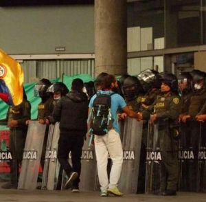 Presidente de Colombia reacciona a ataque a Lucas Villa, el joven recibió ocho disparos cerca del cráneo