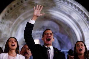 Venezuela continúa en la oscuridad: Guaidó anunció que pedirá decretar "estado de alarma nacional"