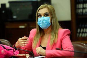 Pamela Jiles anticipa proyecto para un tercer retiro de pensiones y amenaza con otra AC contra Piñera