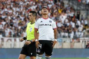 Le cae con todo a Colo-Colo: piden que Jordhy Thompson sea apartado del plantel tras ser acusado de golpear a su pareja