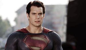 Henry Cavill fala sobre voltar a interpretar o Superman: 'A capa está no meu armário'