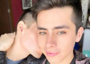 Javier Ramírez y el beso con su novio en Instagram