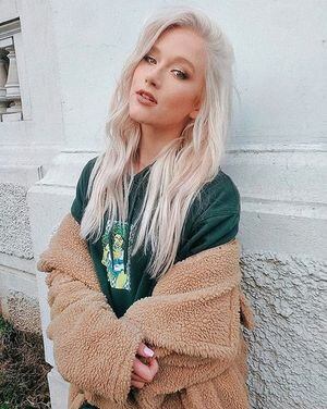 "¡Una Barbie real!": el extravagante nuevo look de Vesta Lugg que sacó aplausos en redes sociales