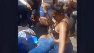 Mujeres perrean sobre ataúd durante funeral para despedir a joven ladrón