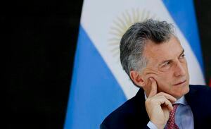 Máxima tensión en Argentina: desplome de la moneda resurge el fantasma de una "corrida bancaria" como la del 2001